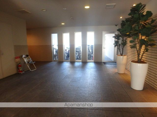レジディア円山北5条の玄関写真