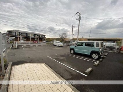 サンライズ元山[1K/30.46m2]の駐車場