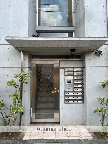 MODULOR荻窪の玄関写真
