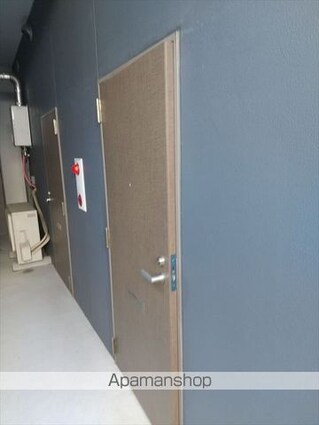 和歌山県和歌山市吉田[1LDK/40m2]のエントランス1