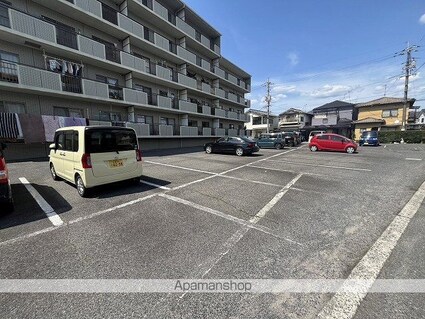 プラザＭＡＣ[3DK/65.7m2]の駐車場2