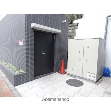 エムレジデンス中野坂上[1R/25.13m2]の外観3