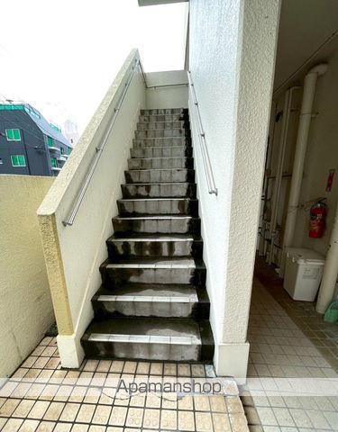 オリエントビルの玄関写真