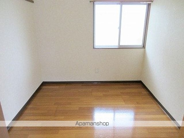 両角アパートの内装写真