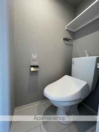 東京都中野区若宮１丁目[1R/16.82m2]のトイレ