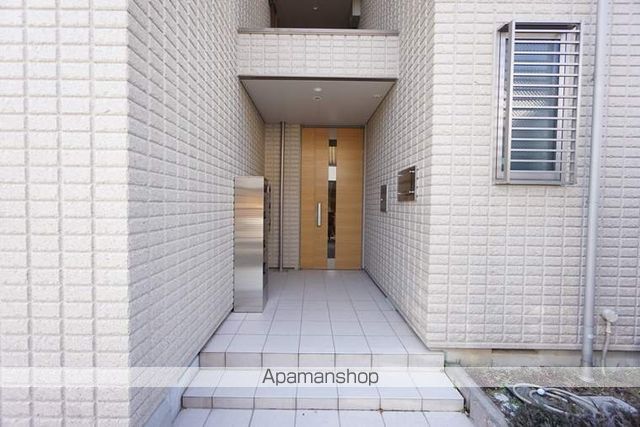 サンウィステリア春日の玄関写真