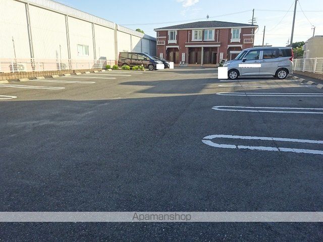 サン エステートの玄関写真