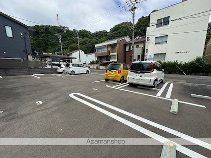 ＬＯＷＥＳ[1LDK/29.78m2]の駐車場