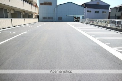 サンライズ湊Ⅱ[1LDK/33.39m2]の駐車場