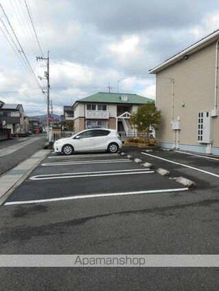 ベラフィオーレ[2DK/44.7m2]の駐車場2