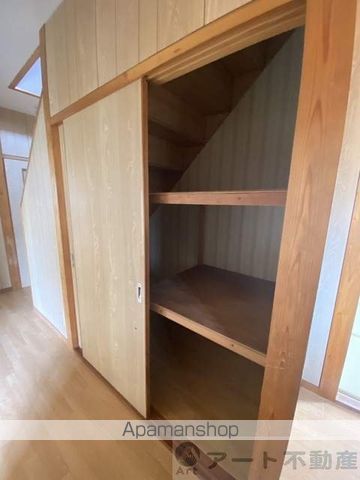 畑寺戸建て借家 A棟の内装写真