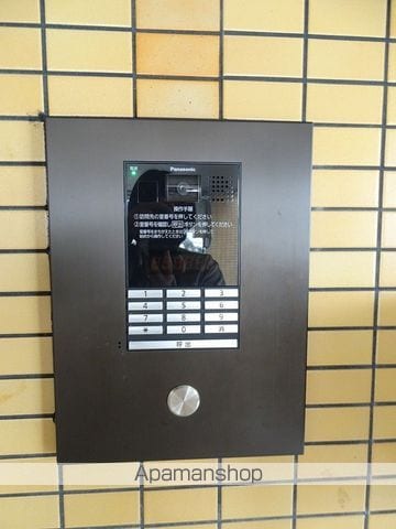 ラフィーネ平安の玄関写真