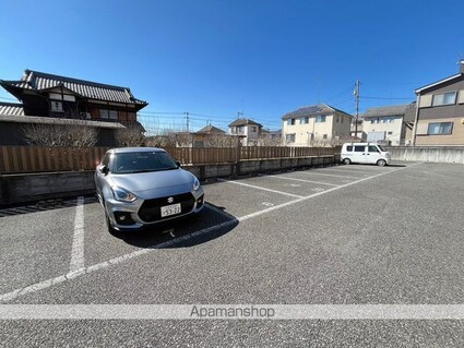 ロイヤルレジデンス[2DK/49.5m2]の駐車場