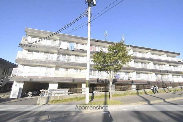 ローヤルハイツ西岡の外観写真