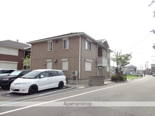 ロイヤル倉治 B棟の外観写真