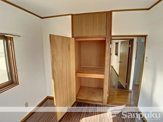 松山市 2階建 築35年の内装写真