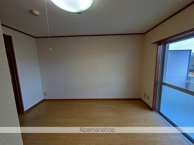 静岡鉄道静岡清水線 音羽町駅 徒歩11分 4階建 築42年の内装写真