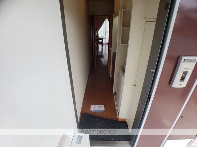 レオパレス仲[1K/26.08m2]の玄関