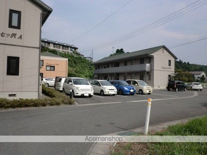 レジデンス七ツ沢Ｅ[2LDK/50m2]の駐車場