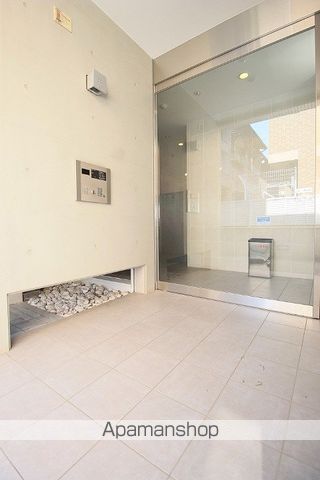 ナビールコート白金の玄関写真