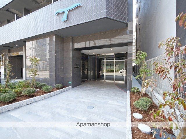 セレニテ新大阪グランデ ミリューの玄関写真