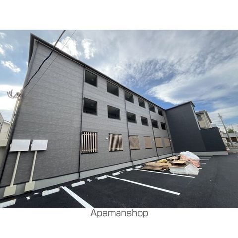 RS RESIDENCEの外観写真