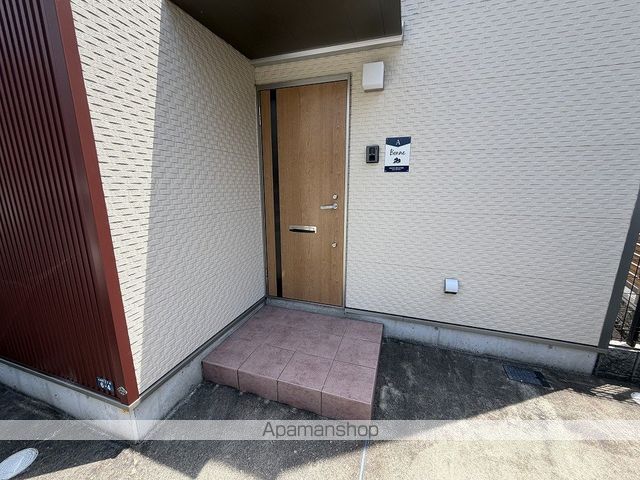 阪急電鉄宝塚線 服部天神駅 徒歩15分 2階建 築9年の玄関写真