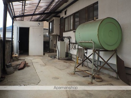 大原貸家[5DK/93.46m2]の駐車場