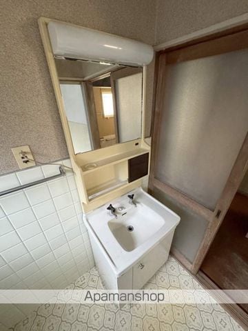 玉野市宇野7丁目戸建の内装写真