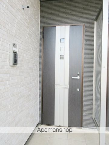 ルネルネッサンスIIの玄関写真