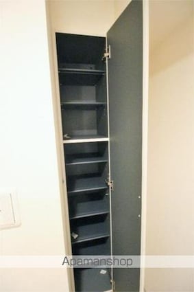 Ａｌｌｉｅｓ　Ｍｅａｄｏｗ[1LDK/42.47m2]の玄関