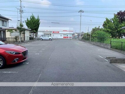 レオネクストパンプキン[1K/34.88m2]の駐車場
