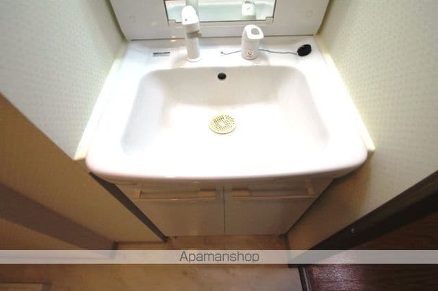 クリスタルコート江坂の内装写真