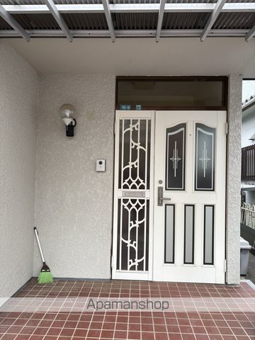 富山地鉄本線 新庄田中駅 徒歩3分 2階建 築43年の玄関写真