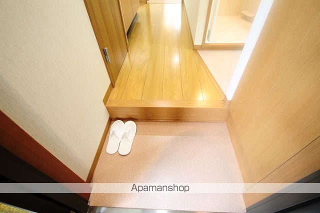 ロイヤルクイーンズパーク吹田片山町の内装写真