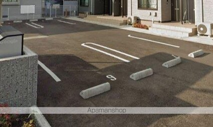 グラットシエル[1LDK/43.61m2]の駐車場