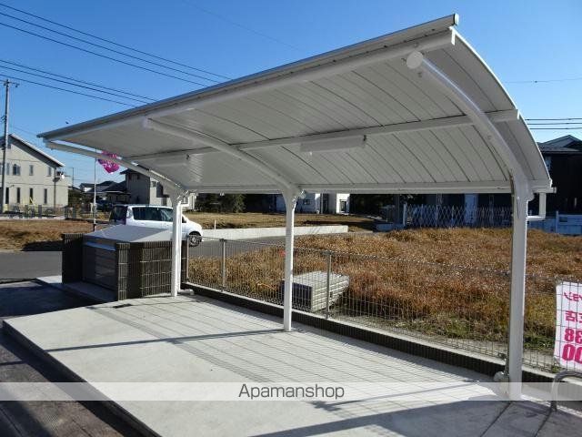 ＪＲ内房線 木更津駅 バス乗車時間：22分 最寄りバス停で下車 徒歩4分 2階建 築8年の玄関写真
