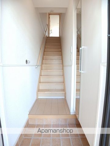 広島県福山市新涯町２丁目[2LDK/66.77m2]の玄関