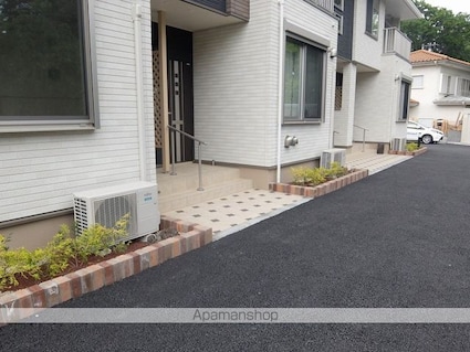 ミニョン・ポム[2LDK/57.93m2]のエントランス1