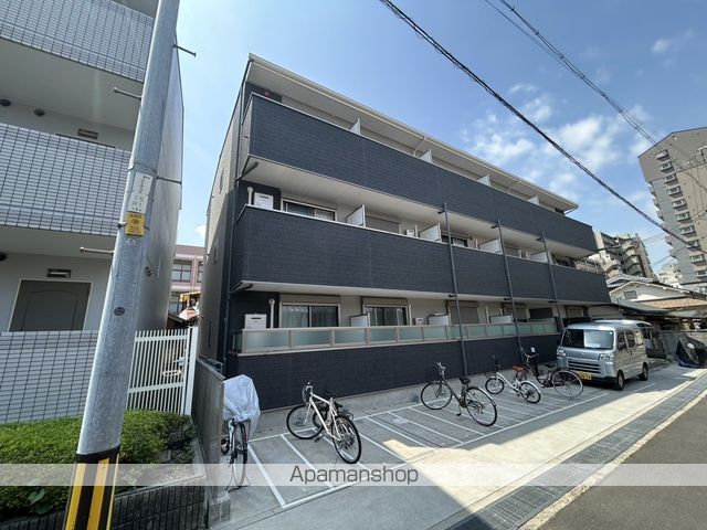 クレセント江坂の外観写真