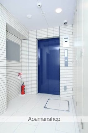 東京都新宿区新宿５丁目[1K/25.59m2]のエントランス