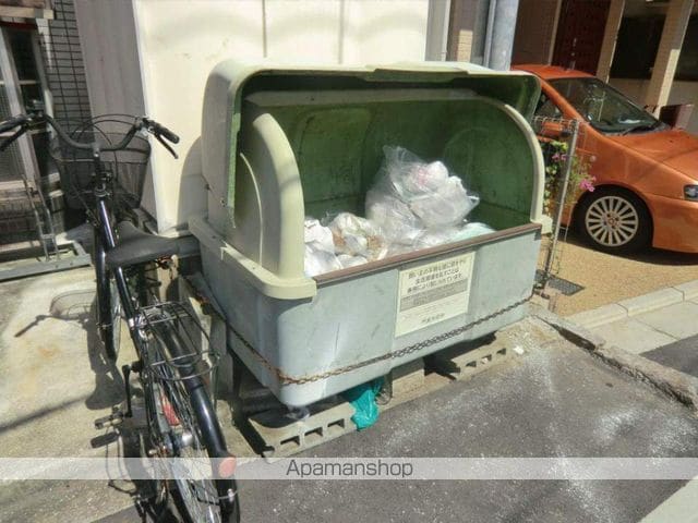 ロータリーマンション西三荘の玄関写真