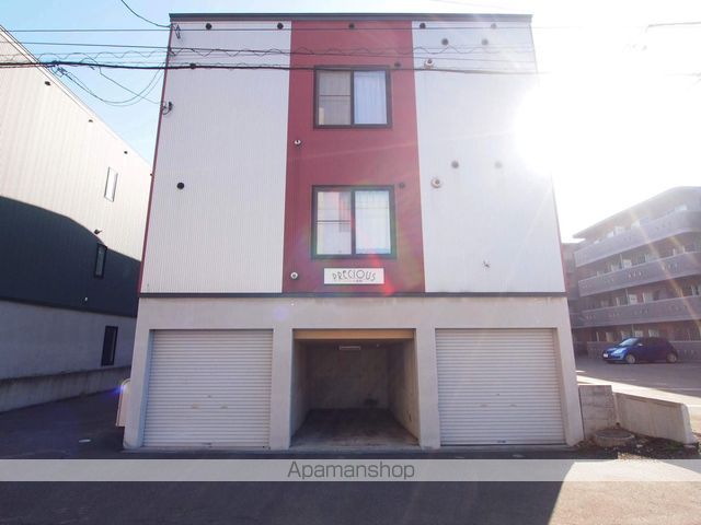 プレシャス6番館の外観写真