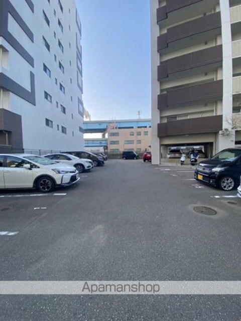 ｓｈｏ　ｓｔｙｌｅ　ＨＡＫＡＴＡ[1LDK/41.44m2]の駐車場1
