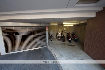 ヴィーナ・パルテール[1LDK/42.81m2]の駐車場