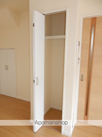 メゾネット八幡 A棟の内装写真