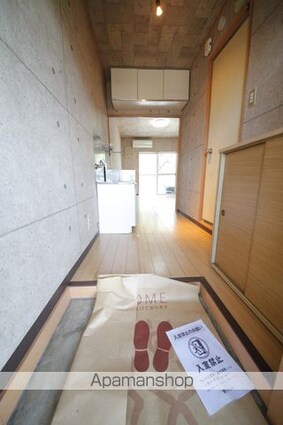 岡本ハイツ[1R/17.42m2]の玄関