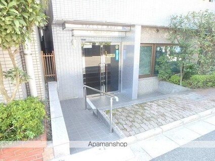中島ＩＣハイツ[1R/23.81m2]のエントランス1