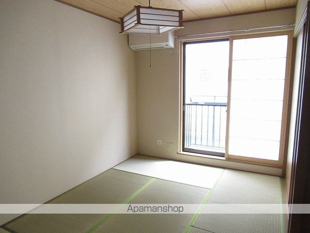 プチ上の台の内装写真
