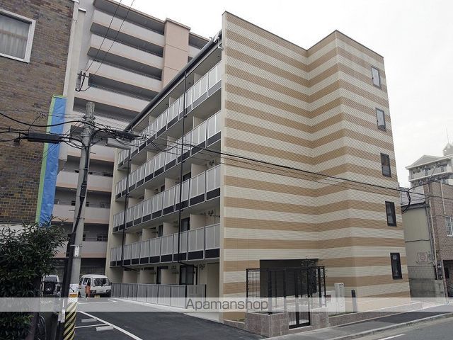 レオパレスナラヤの玄関写真